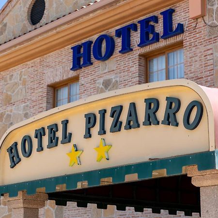 Hotel Pizarro อูมาเนส เด มาดริด ภายนอก รูปภาพ