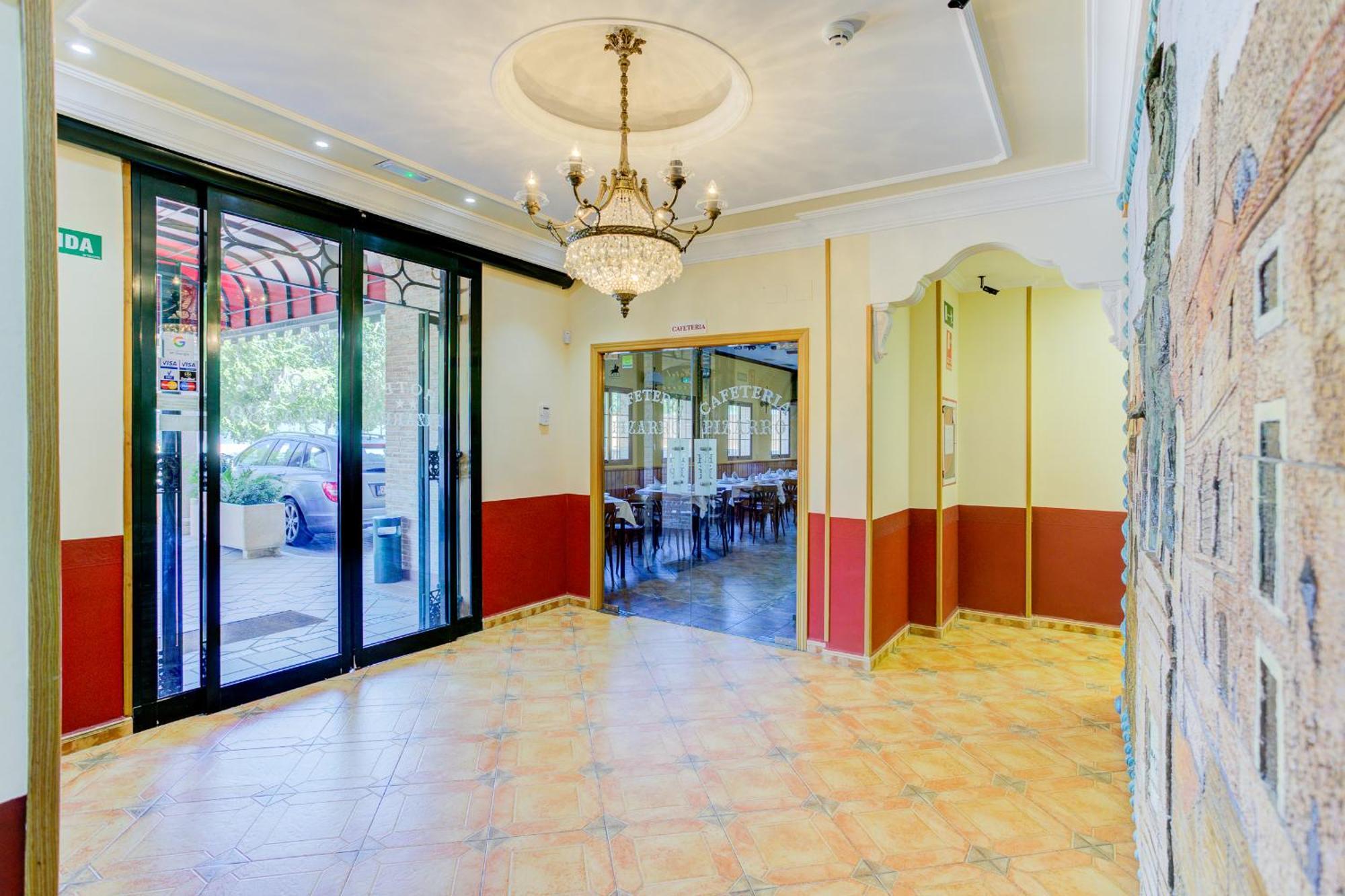 Hotel Pizarro อูมาเนส เด มาดริด ภายนอก รูปภาพ